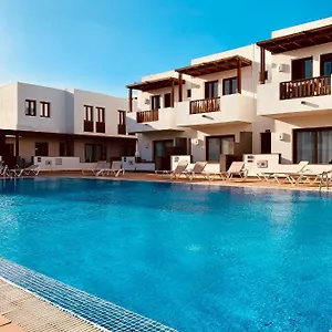 La Casa Roja , Puerto Calero Spain